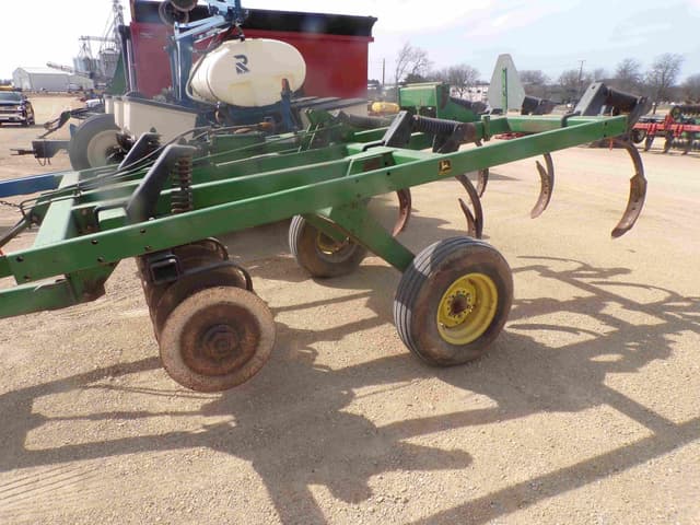 Image of John Deere 714 equipment image 3