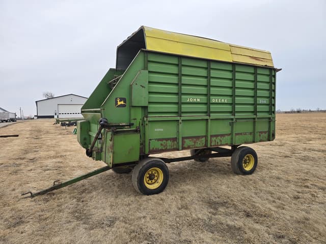 Image of John Deere 714 equipment image 3