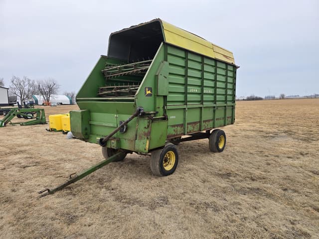 Image of John Deere 714 equipment image 2