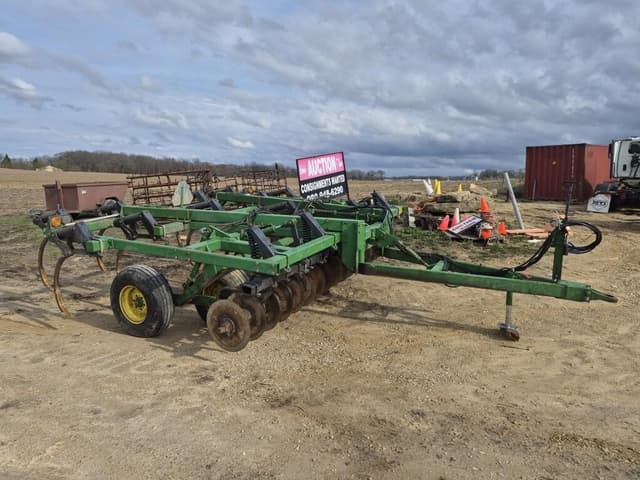 Image of John Deere 714 equipment image 2