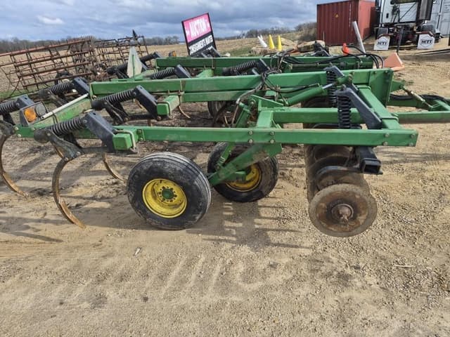 Image of John Deere 714 equipment image 3