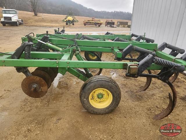 Image of John Deere 714 equipment image 1