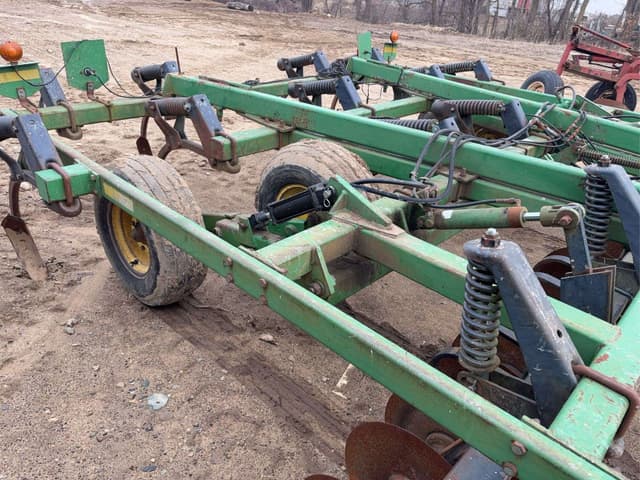 Image of John Deere 714 equipment image 3