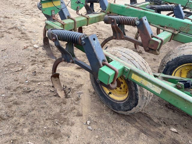 Image of John Deere 714 equipment image 4