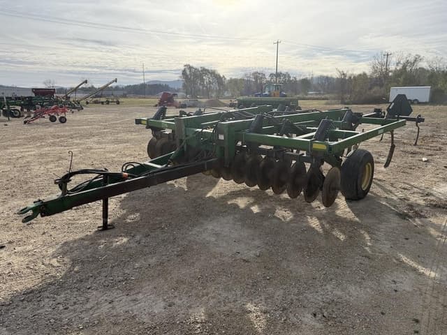 Image of John Deere 714 equipment image 2