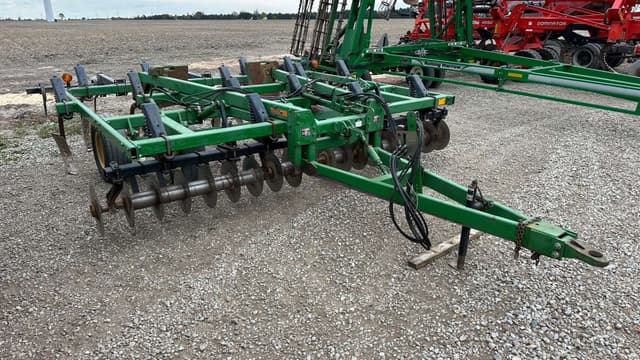 Image of John Deere 714 equipment image 3