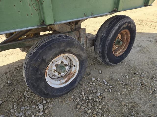 Image of John Deere 714 equipment image 4