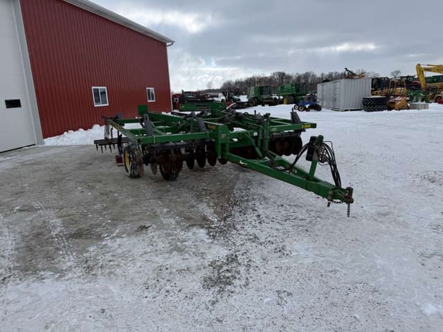 Image of John Deere 714 equipment image 4