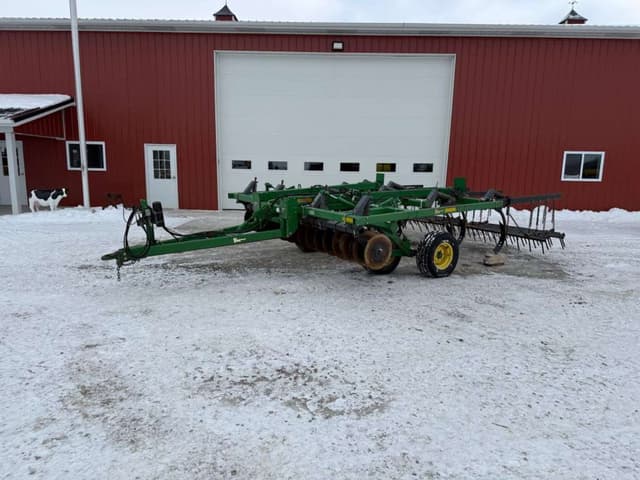 Image of John Deere 714 equipment image 1