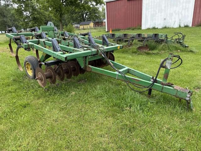 Image of John Deere 714 equipment image 1