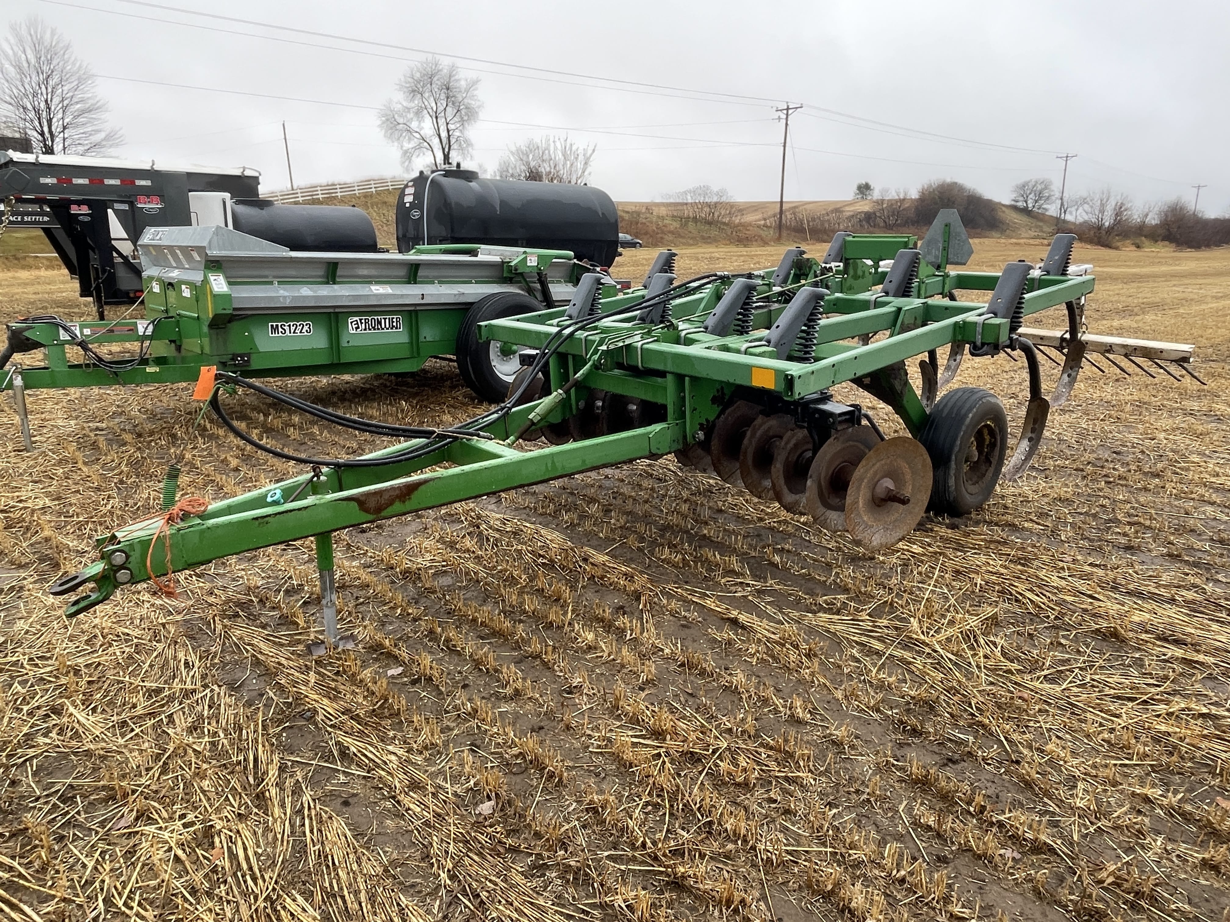 Main image John Deere 714