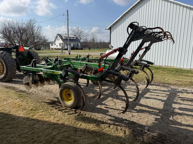 Image of John Deere 714 equipment image 3