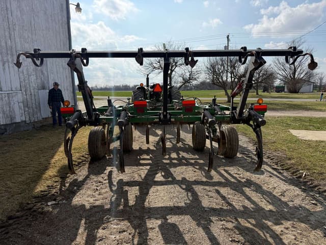 Image of John Deere 714 equipment image 4