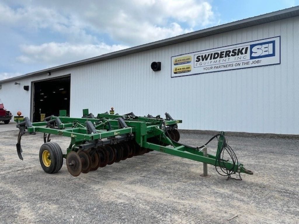 John Deere 714 Equipment Image0