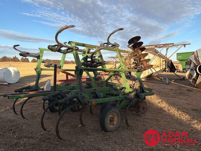 Image of John Deere 714 equipment image 4