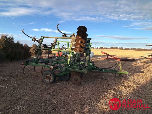 Image of John Deere 714 equipment image 3