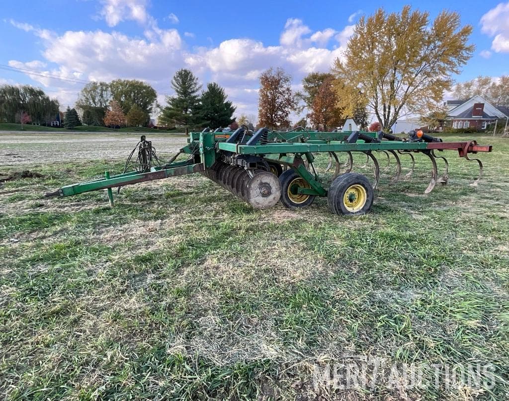 Image of John Deere 714 Primary image