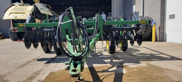 Image of John Deere 714 equipment image 3