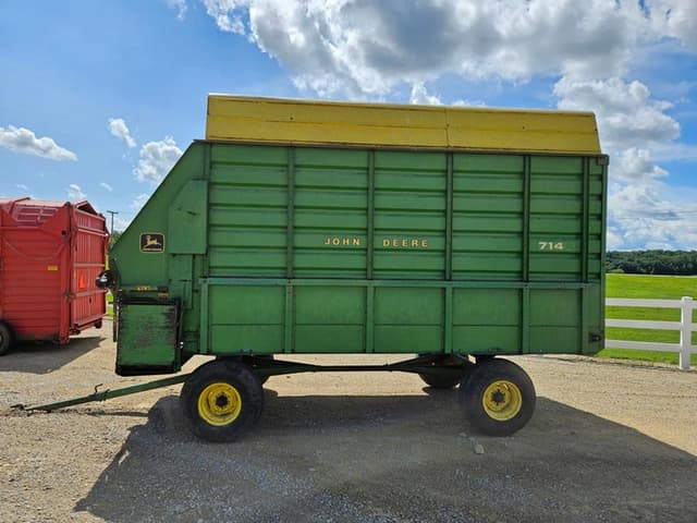 Image of John Deere 714A equipment image 1