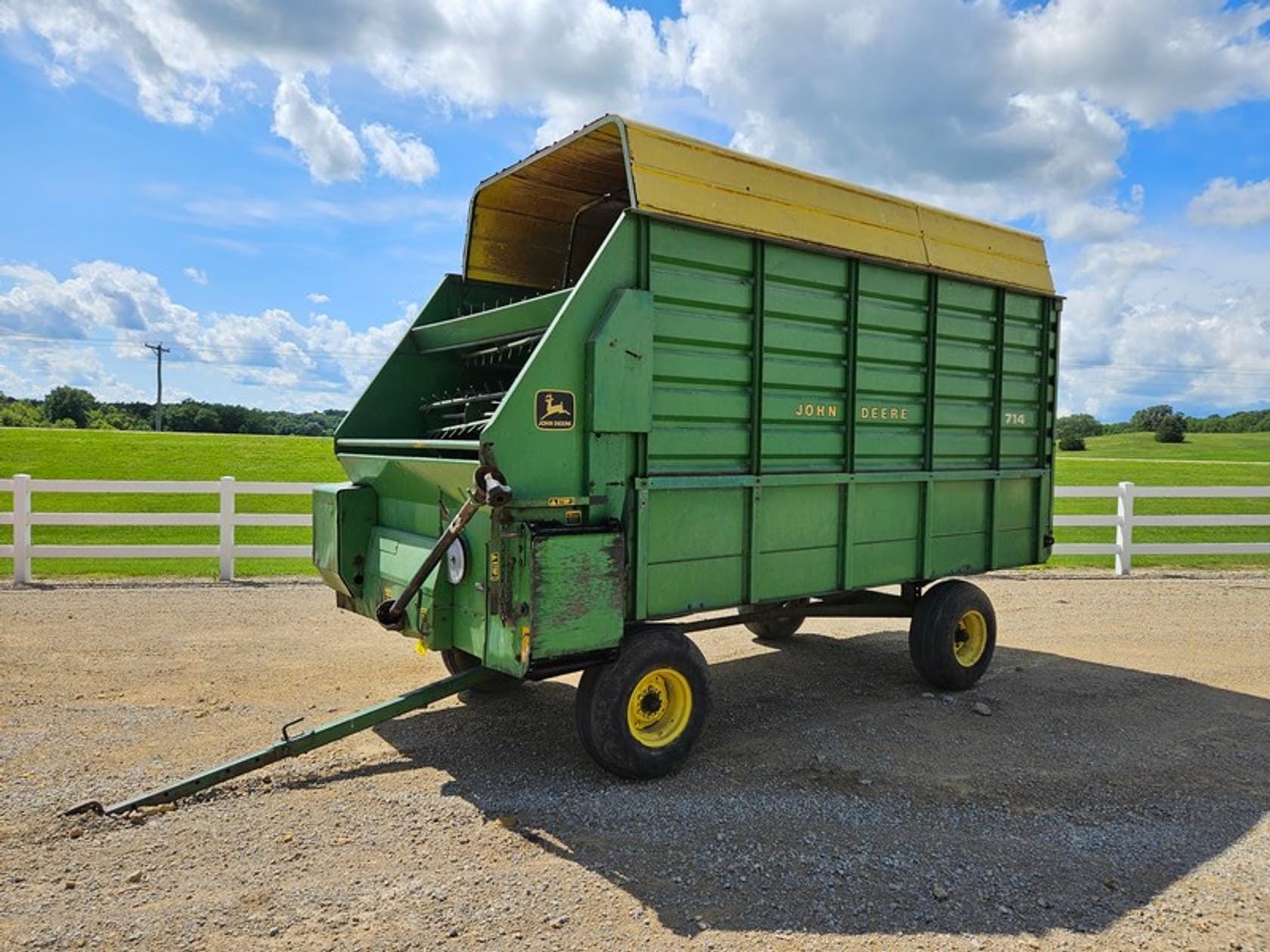 John Deere 714A Equipment Image0