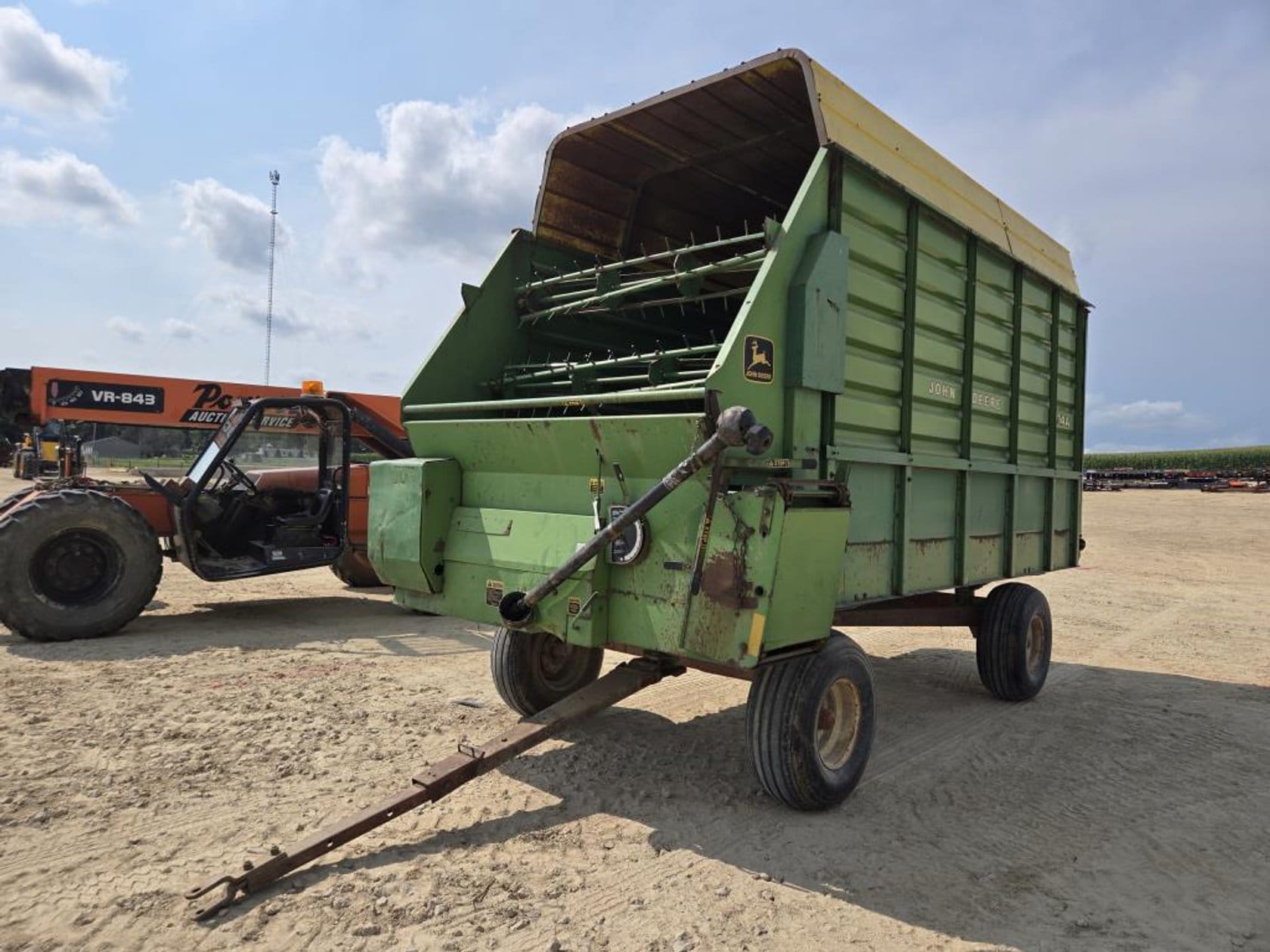 John Deere 714A Equipment Image0