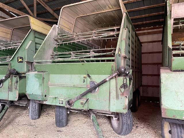 Image of John Deere 716 equipment image 2