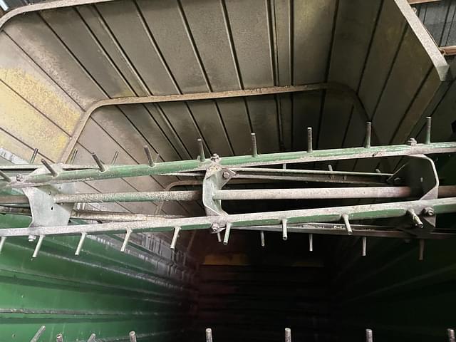 Image of John Deere 716 equipment image 3