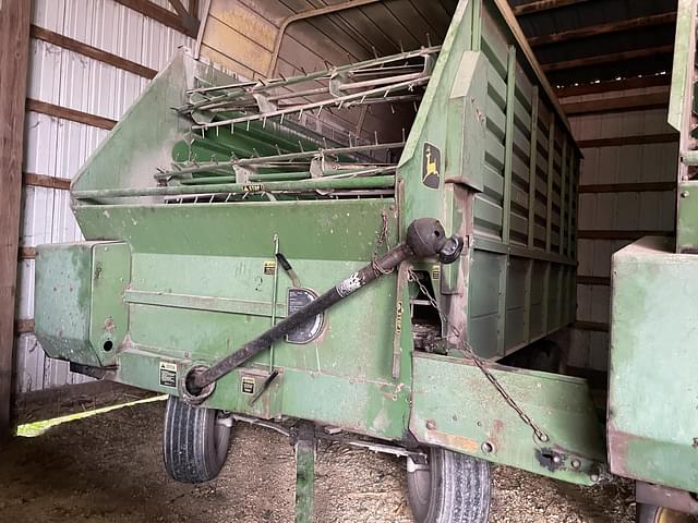 Image of John Deere 716 equipment image 1