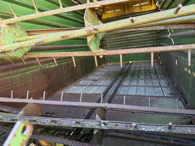 Image of John Deere 716 equipment image 3