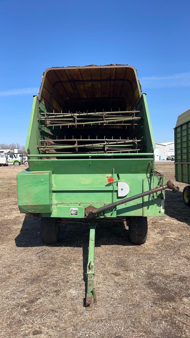 Image of John Deere 716 equipment image 2