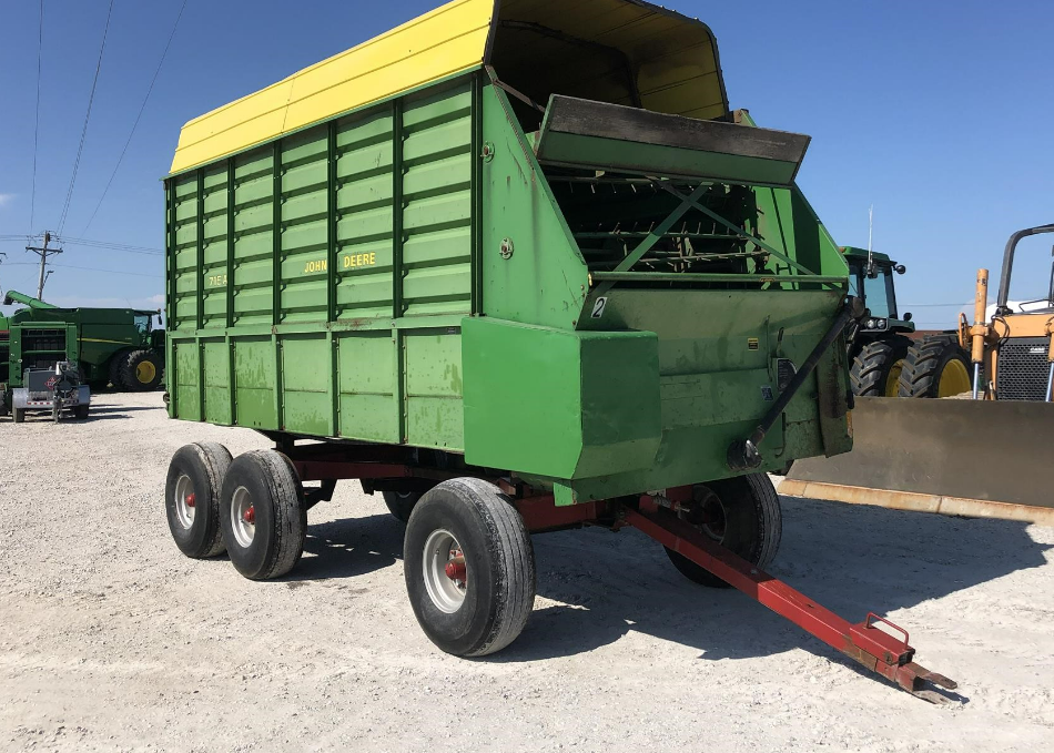 Main image John Deere 716A