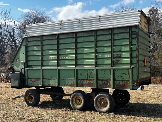 Image of John Deere 716A equipment image 2