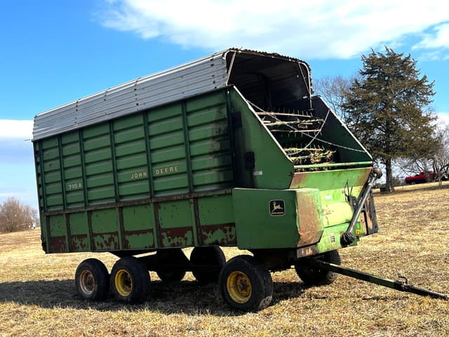 Image of John Deere 716A equipment image 1