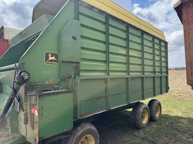 Image of John Deere 716A equipment image 1