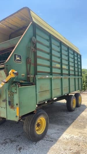 John Deere 716A Image