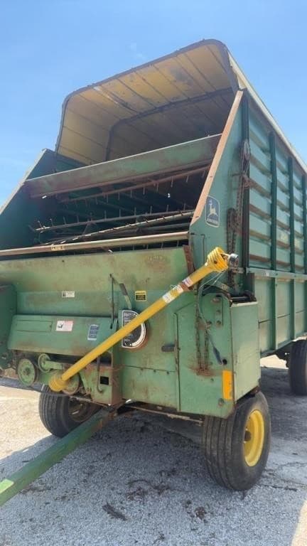 Image of John Deere 716A equipment image 1