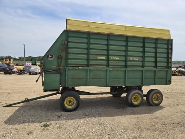 Image of John Deere 716A equipment image 3