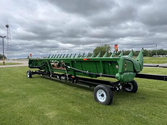 Image of John Deere 718C equipment image 3