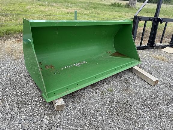 Image of John Deere Bucket equipment image 1