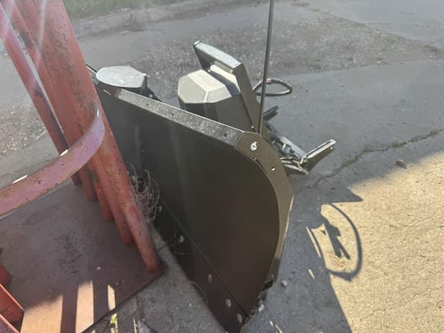 Image of John Deere 72" V Blade equipment image 4