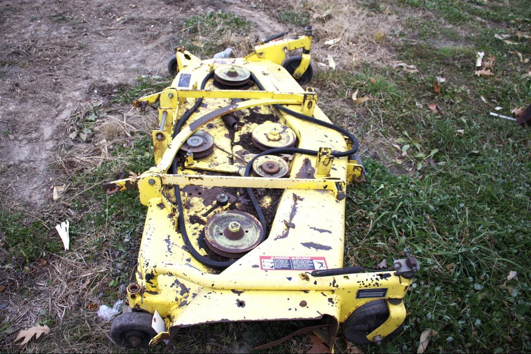 Image of John Deere 72" Mower Deck Image 1