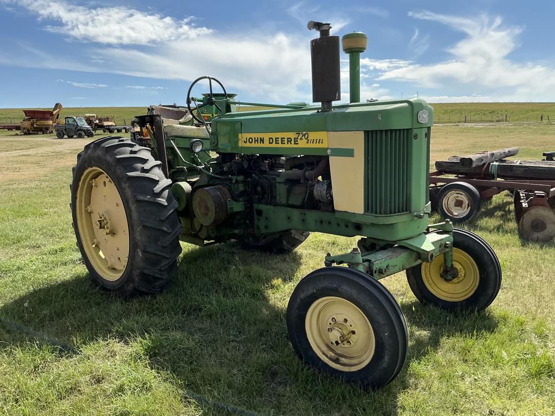 Image of John Deere 720 Image 0