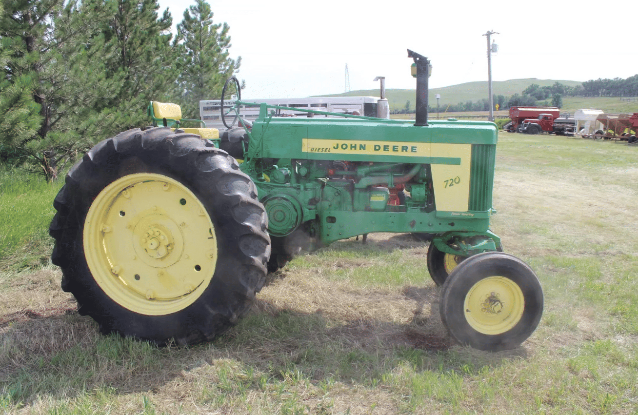 John Deere 720 Equipment Image0