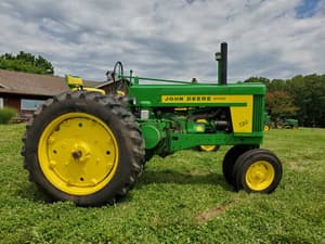 John Deere 720 Image