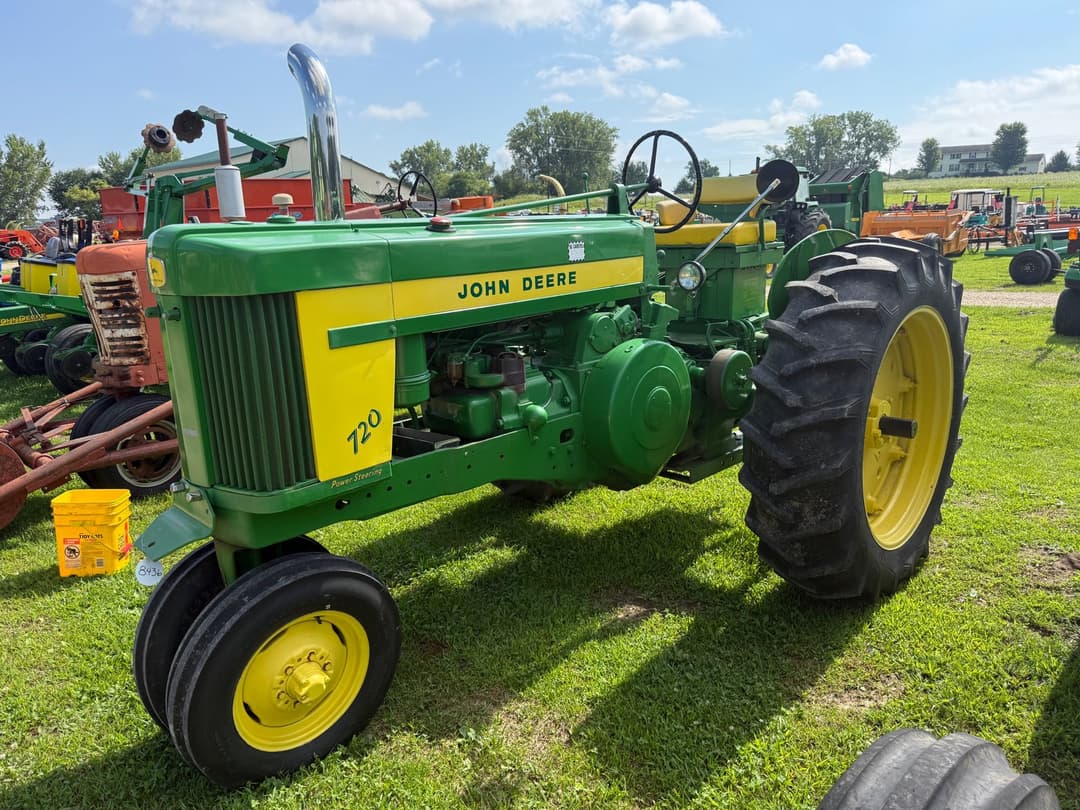 Image of John Deere 720 Primary image