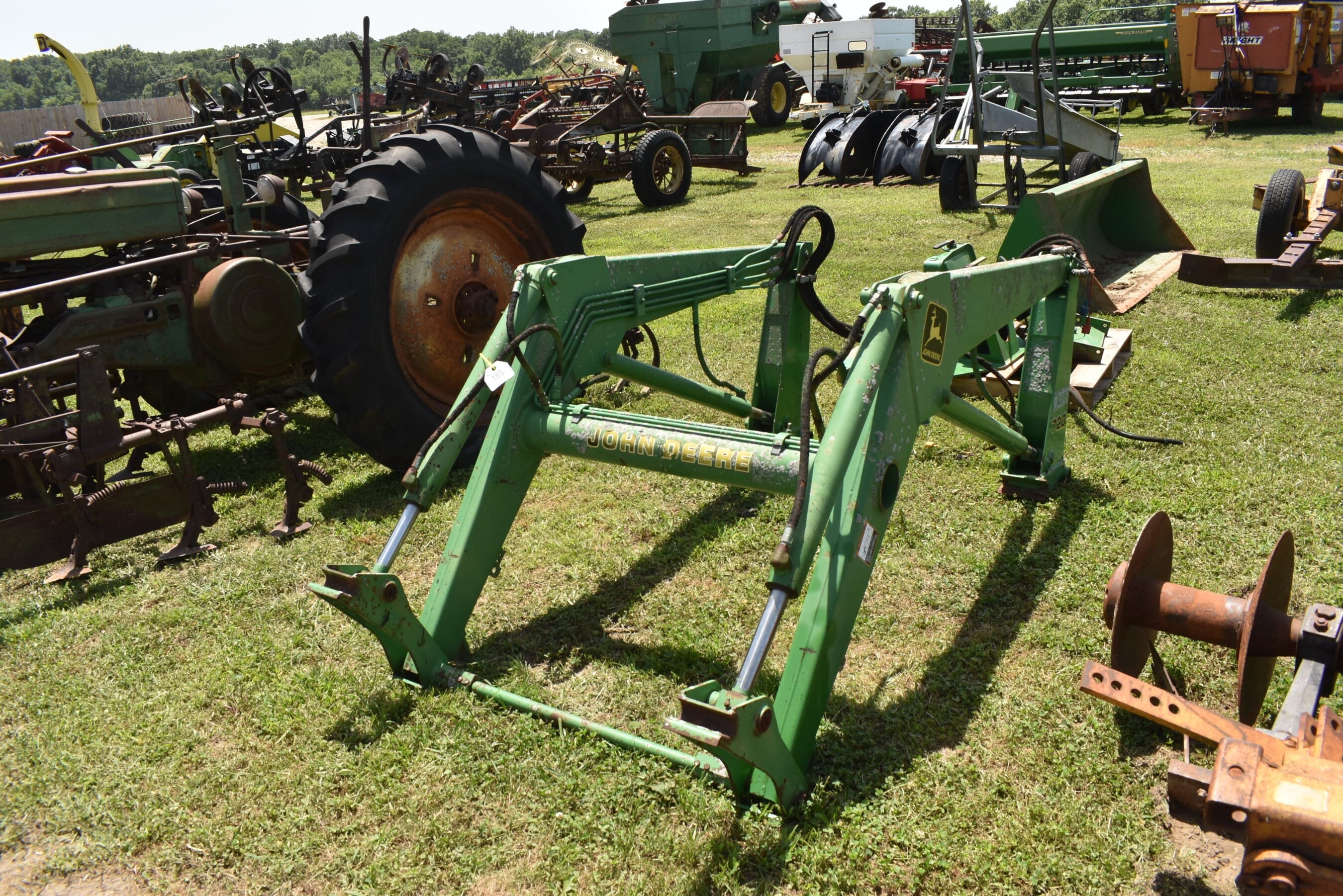 John Deere 720 Equipment Image0
