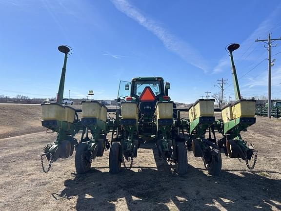 Image of John Deere 7200 equipment image 3