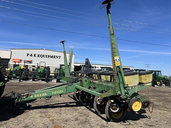 Image of John Deere 7200 Primary image