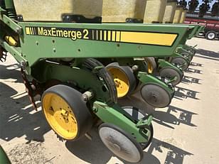 Main image John Deere 7200 9