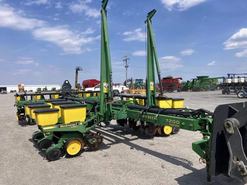 Image of John Deere 7200 Primary image